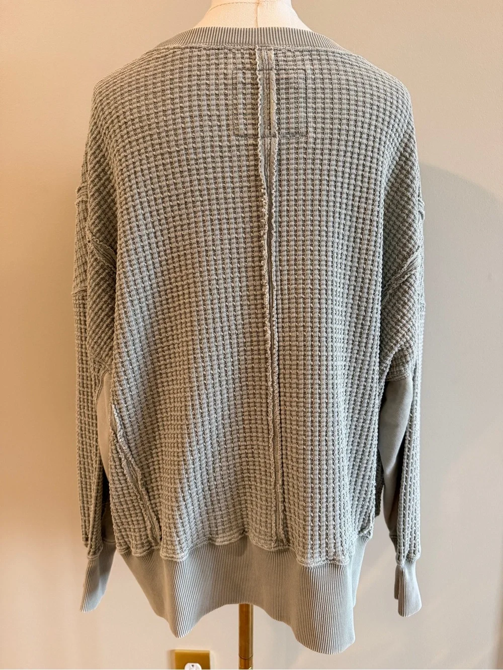 American Eagle Lived-In Waffle Knit Oversized Crewneck - Picture 7 of 8